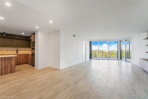 Condo in Miami, Florida, 2 bedrooms  № 1700860 - photo 5