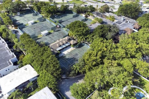 Condo in Miami, Florida, 2 bedrooms  № 1700860 - photo 24