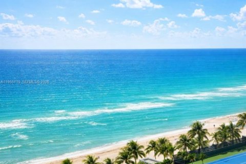 Студия в кондо в Санни-Айлс-Бич, Флорида № 2009702