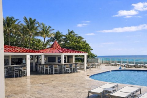 Купить кондоминиум в Санни-Айлс-Бич, Флорида 39.02м2, № 2009702 - фото 13