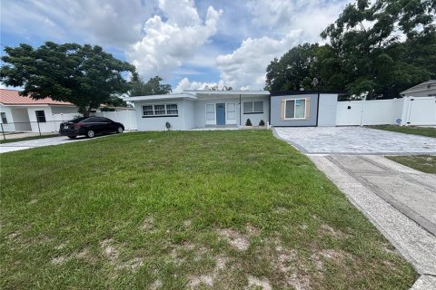 Apartamento en alquiler en Orlando, Florida, 3 dormitorios, 111.48 m2 № 1787812 - foto 1