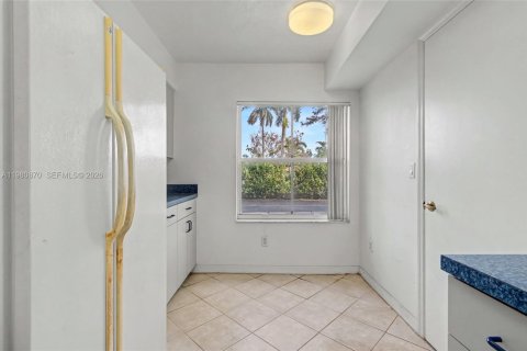 House in Hollywood, Florida 3 bedrooms, 129.97 sq.m. № 2048459 - photo 18