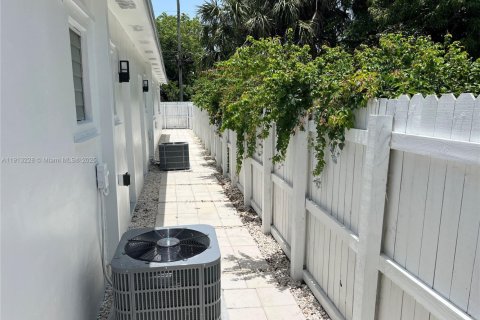 Снять в аренду виллу или дом в Холливуд, Флорида 2 спальни, 60.2м2, № 1970691 - фото 7
