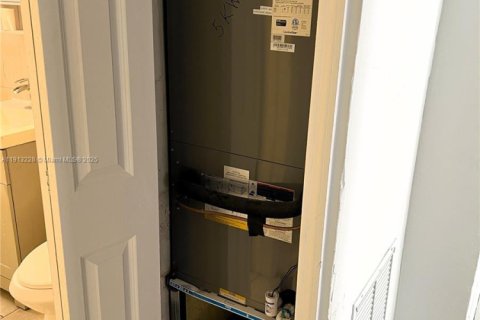 Снять в аренду виллу или дом в Холливуд, Флорида 2 спальни, 60.2м2, № 1970691 - фото 15