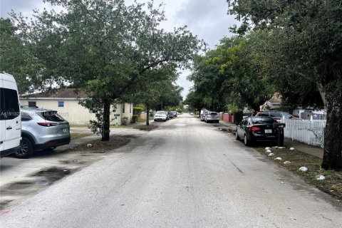 Снять в аренду виллу или дом в Холливуд, Флорида 2 спальни, 60.2м2, № 1970691 - фото 19