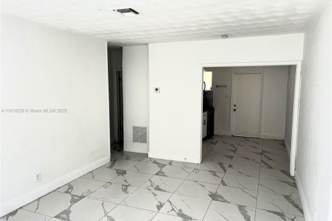 Снять в аренду виллу или дом в Холливуд, Флорида 2 спальни, 60.2м2, № 1970691 - фото 11