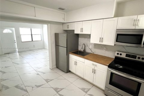 Снять в аренду виллу или дом в Холливуд, Флорида 2 спальни, 60.2м2, № 1970691 - фото 8