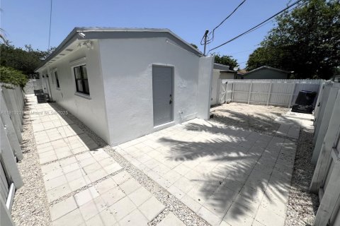 Снять в аренду виллу или дом в Холливуд, Флорида 2 спальни, 60.2м2, № 1970691 - фото 5