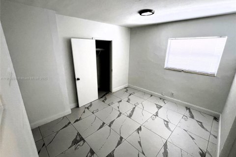 Снять в аренду виллу или дом в Холливуд, Флорида 2 спальни, 60.2м2, № 1970691 - фото 12