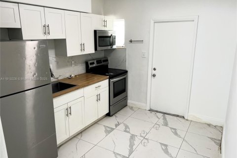 Снять в аренду виллу или дом в Холливуд, Флорида 2 спальни, 60.2м2, № 1970691 - фото 9