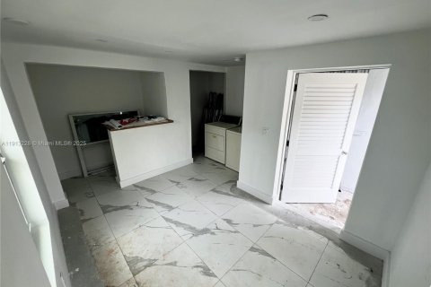 Снять в аренду виллу или дом в Холливуд, Флорида 2 спальни, 60.2м2, № 1970691 - фото 16