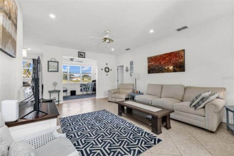 Villa ou maison à vendre à Punta Gorda, Floride: 3 chambres, 164.16 m2 № 2433066 - photo 6