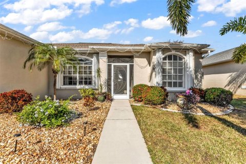 Villa ou maison à vendre à Punta Gorda, Floride: 3 chambres, 164.16 m2 № 2433066 - photo 3