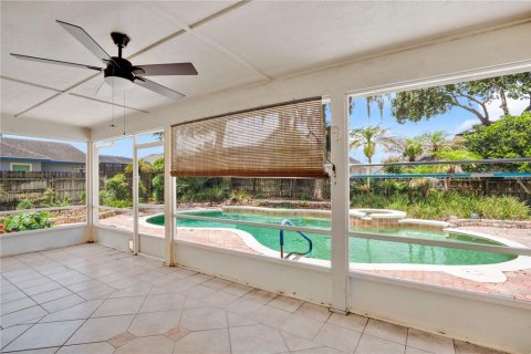 House in Oviedo, Florida 4 bedrooms, 223.43 sq.m. № 2215347 - photo 30