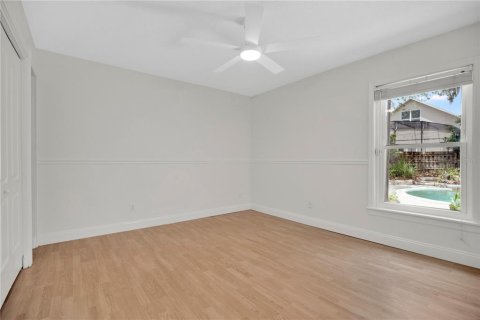 House in Oviedo, Florida 4 bedrooms, 223.43 sq.m. № 2215347 - photo 24