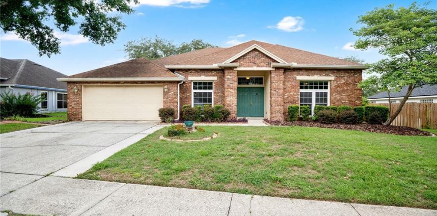 House in Oviedo, Florida 4 bedrooms, 223.43 sq.m. № 2215347