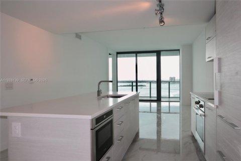 Снять в аренду кондоминиум в Майами, Флорида 2 спальни, 111.3м2, № 1990514 - фото 9