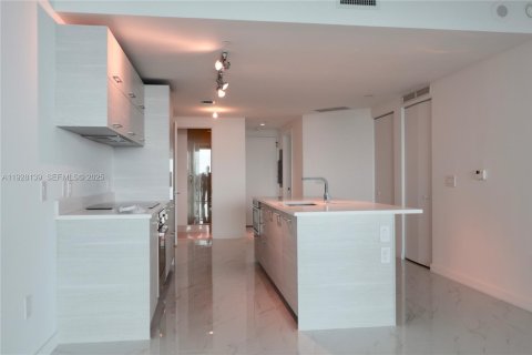 Снять в аренду кондоминиум в Майами, Флорида 2 спальни, 111.3м2, № 1990514 - фото 14