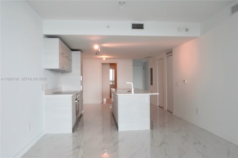 Снять в аренду кондоминиум в Майами, Флорида 2 спальни, 111.3м2, № 1990514 - фото 13