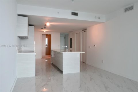 Снять в аренду кондоминиум в Майами, Флорида 2 спальни, 111.3м2, № 1990514 - фото 12