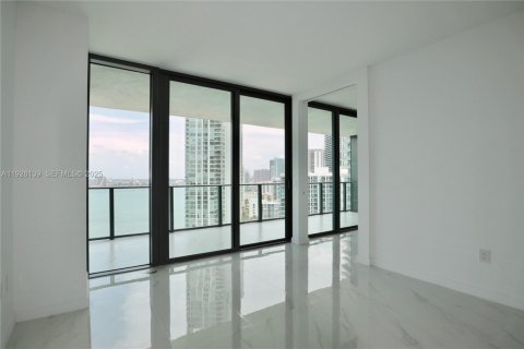 Снять в аренду кондоминиум в Майами, Флорида 2 спальни, 111.3м2, № 1990514 - фото 18