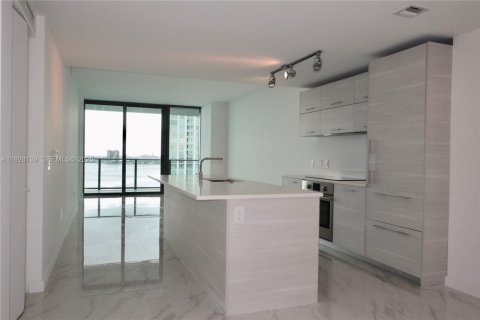 Снять в аренду кондоминиум в Майами, Флорида 2 спальни, 111.3м2, № 1990514 - фото 10