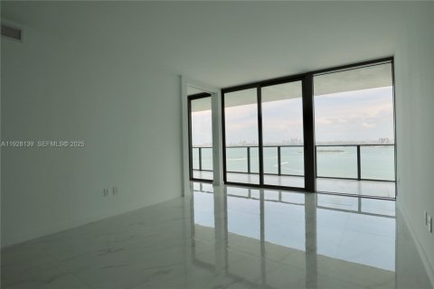 Снять в аренду кондоминиум в Майами, Флорида 2 спальни, 111.3м2, № 1990514 - фото 15