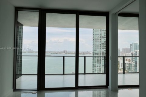 Снять в аренду кондоминиум в Майами, Флорида 2 спальни, 111.3м2, № 1990514 - фото 17