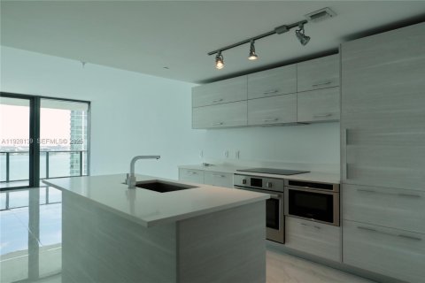 Снять в аренду кондоминиум в Майами, Флорида 2 спальни, 111.3м2, № 1990514 - фото 8