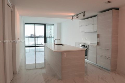 Снять в аренду кондоминиум в Майами, Флорида 2 спальни, 111.3м2, № 1990514 - фото 6