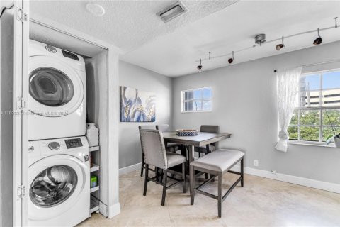 Adosado en alquiler en Hollywood, Florida, 3 dormitorios, 168.62 m2 № 1945249 - foto 6