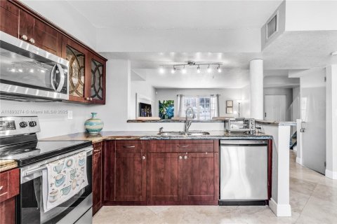 Adosado en alquiler en Hollywood, Florida, 3 dormitorios, 168.62 m2 № 1945249 - foto 9