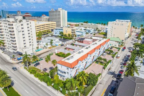 Adosado en Hollywood, Florida 3 dormitorios, 168.62 m2 № 1945249