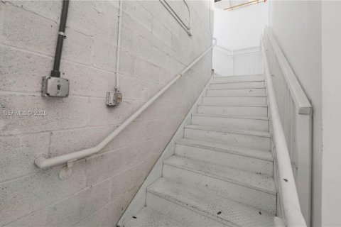 Commercial property in Doral, Florida № 2033142 - photo 11