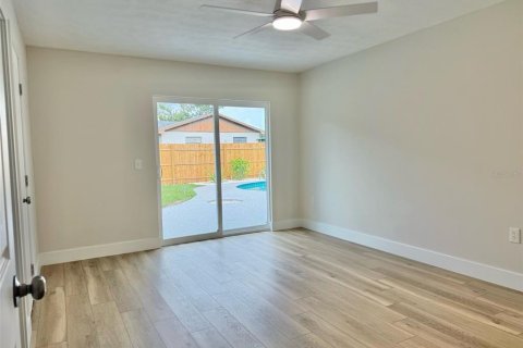 Casa en venta en Brandon, Florida, 4 dormitorios, 167.41 m2 № 1910020 - foto 17