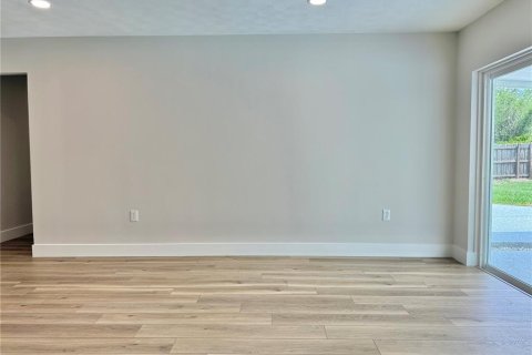 Casa en venta en Brandon, Florida, 4 dormitorios, 167.41 m2 № 1910020 - foto 13