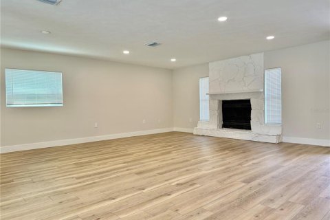 Casa en venta en Brandon, Florida, 4 dormitorios, 167.41 m2 № 1910020 - foto 6