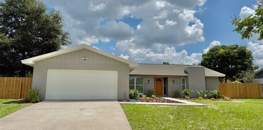 Casa en Brandon, Florida 4 dormitorios, 167.41 m2 № 1910020