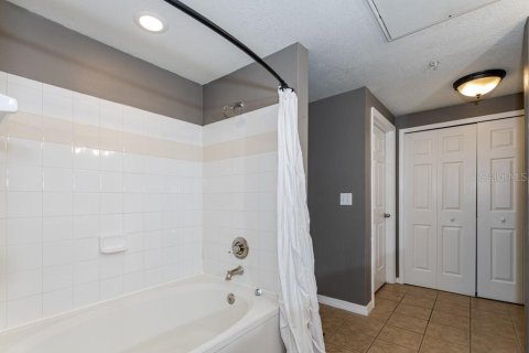 Condominio en venta en Tampa, Florida, 1 dormitorio, 96.99 m2 № 1723908 - foto 7