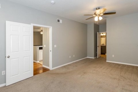 Condominio en venta en Tampa, Florida, 1 dormitorio, 96.99 m2 № 1723908 - foto 2
