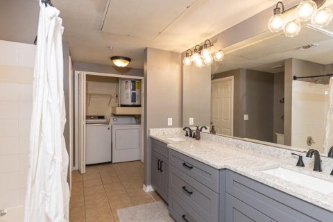Condominio en venta en Tampa, Florida, 1 dormitorio, 96.99 m2 № 1723908 - foto 3