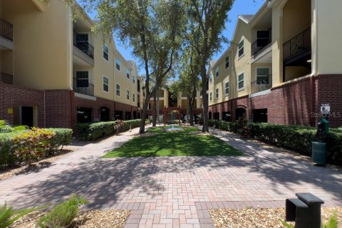 Condominio en venta en Tampa, Florida, 1 dormitorio, 96.99 m2 № 1723908 - foto 11