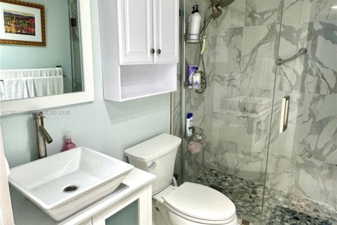 Condominio en venta en Hallandale Beach, Florida, 1 dormitorio, 80.82 m2 № 2051180 - foto 25