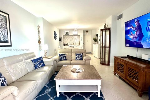 Condominio en venta en Hallandale Beach, Florida, 1 dormitorio, 80.82 m2 № 2051180 - foto 4