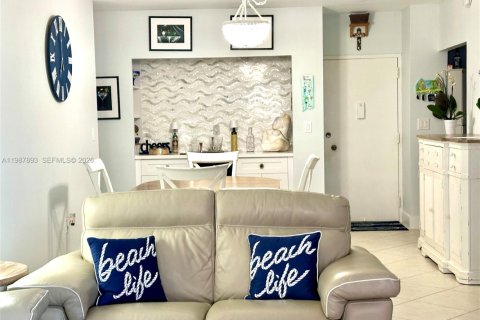Condominio en venta en Hallandale Beach, Florida, 1 dormitorio, 80.82 m2 № 2051180 - foto 7