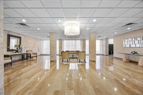 Condominio en venta en Hallandale Beach, Florida, 1 dormitorio, 80.82 m2 № 2051180 - foto 26