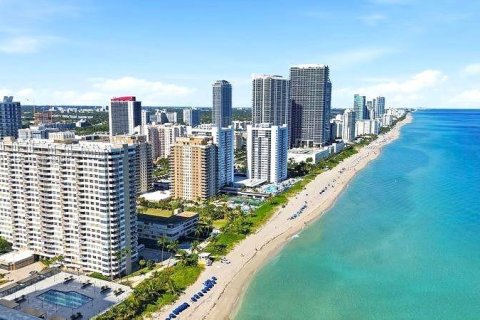 Condominio en Hallandale Beach, Florida, 1 dormitorio  № 2051180