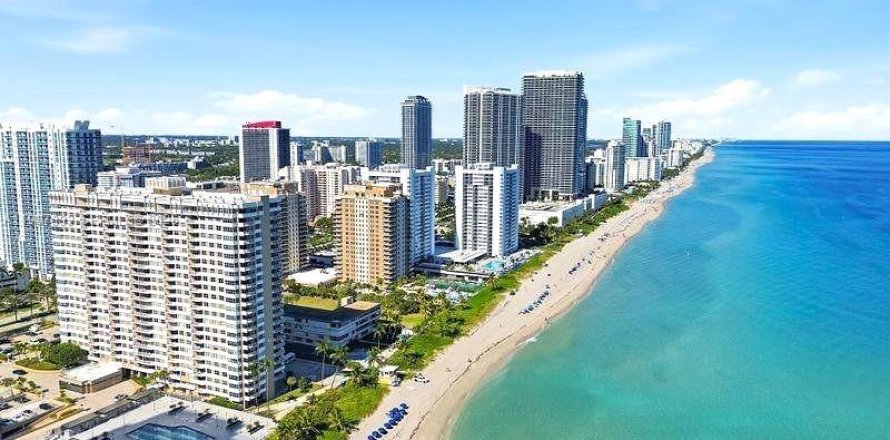 Condominio en Hallandale Beach, Florida, 1 dormitorio № 2051180