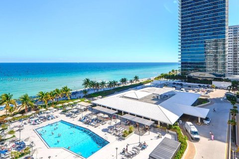 Condominio en venta en Hallandale Beach, Florida, 1 dormitorio, 80.82 m2 № 2051180 - foto 28