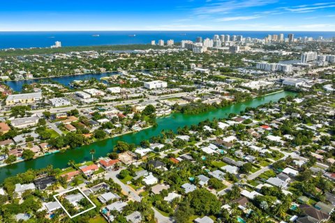 House in Fort Lauderdale, Florida 3 bedrooms, 128.21 sq.m. № 2365330 - photo 8